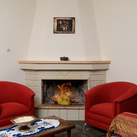 Petrakis Afrathias Garden House Villa Kalamaki  Eksteriør billede