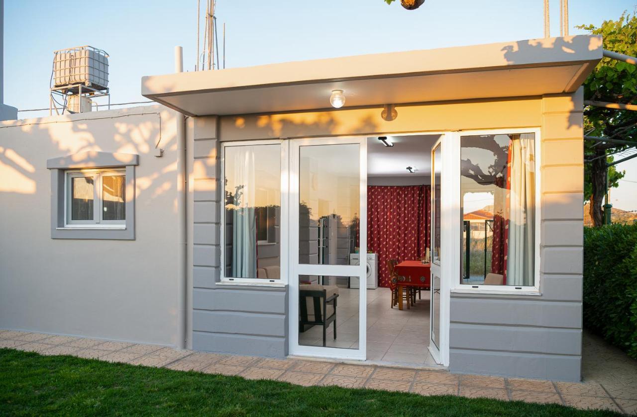Petrakis Afrathias Garden House Villa Kalamaki  Eksteriør billede