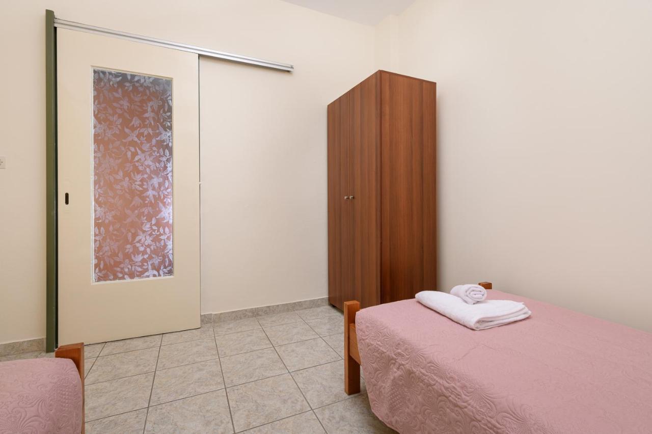 Petrakis Afrathias Garden House Villa Kalamaki  Eksteriør billede