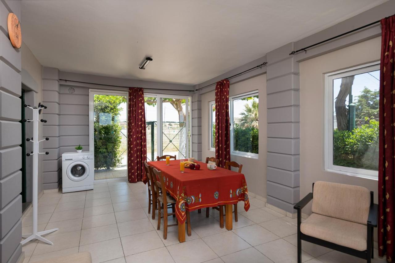 Petrakis Afrathias Garden House Villa Kalamaki  Eksteriør billede
