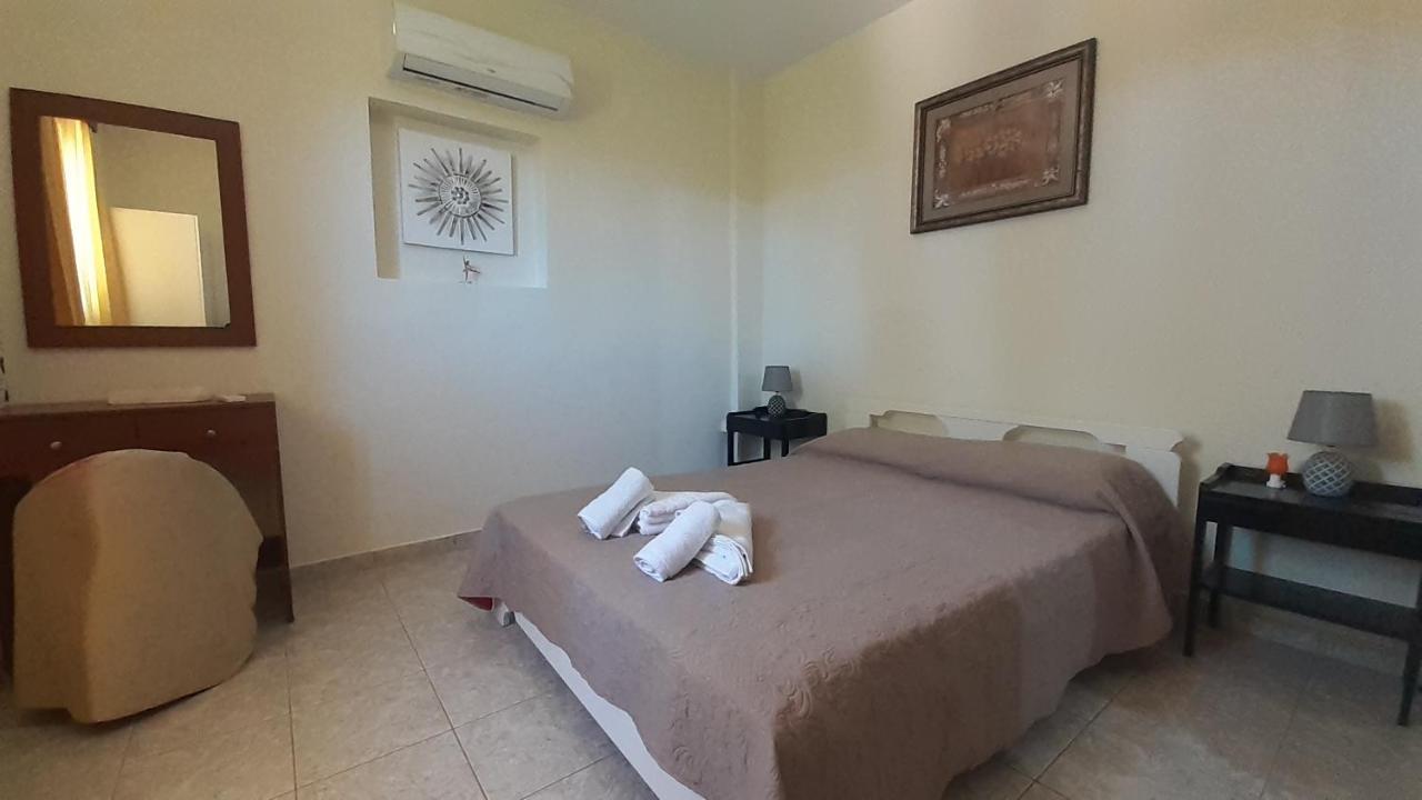 Petrakis Afrathias Garden House Villa Kalamaki  Eksteriør billede